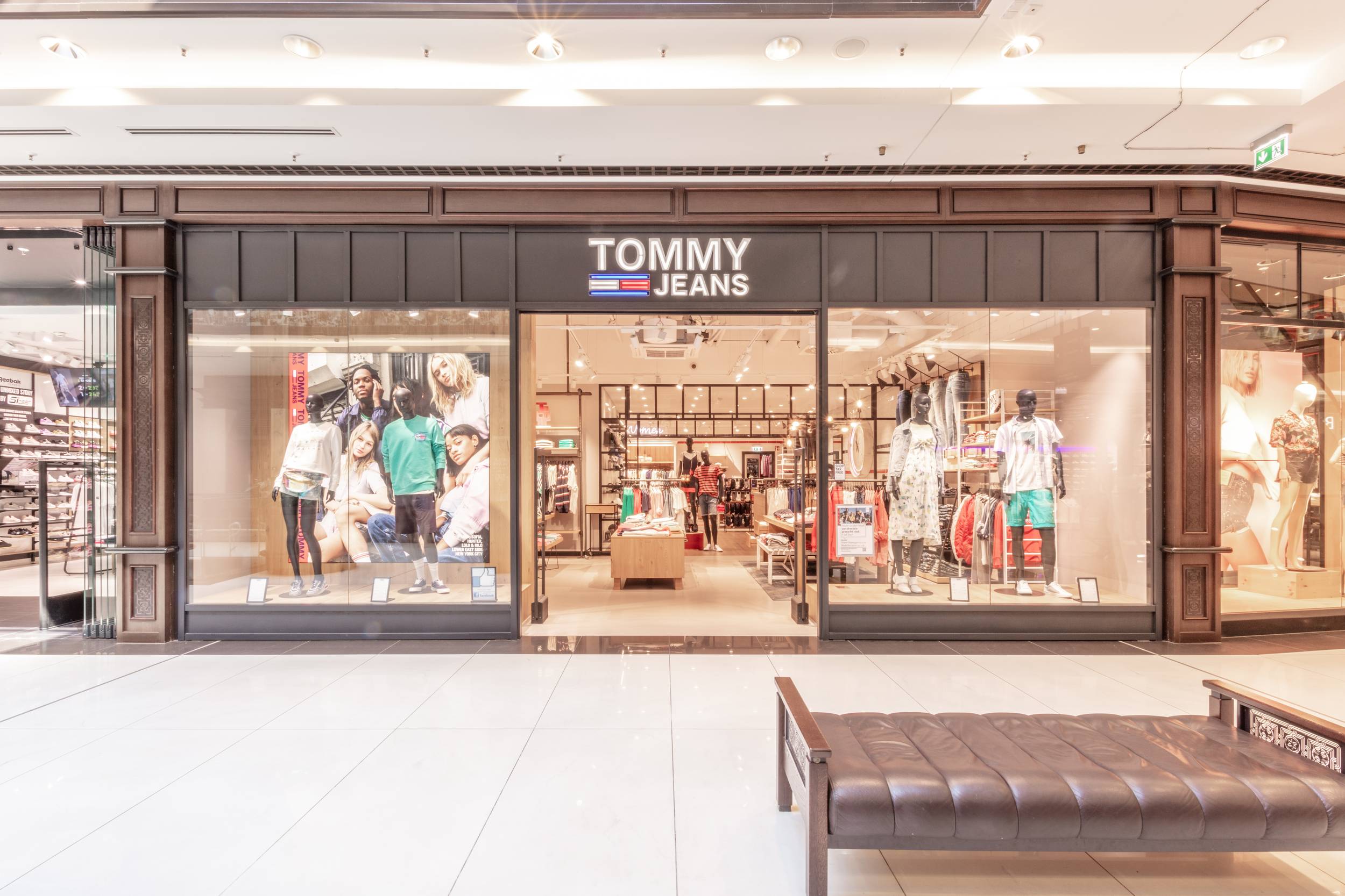 Contract Patch Samuel Mall of Berlin - perfect shopping experience at Leipziger Platz  Berlin-Mitte | Tommy Jeans